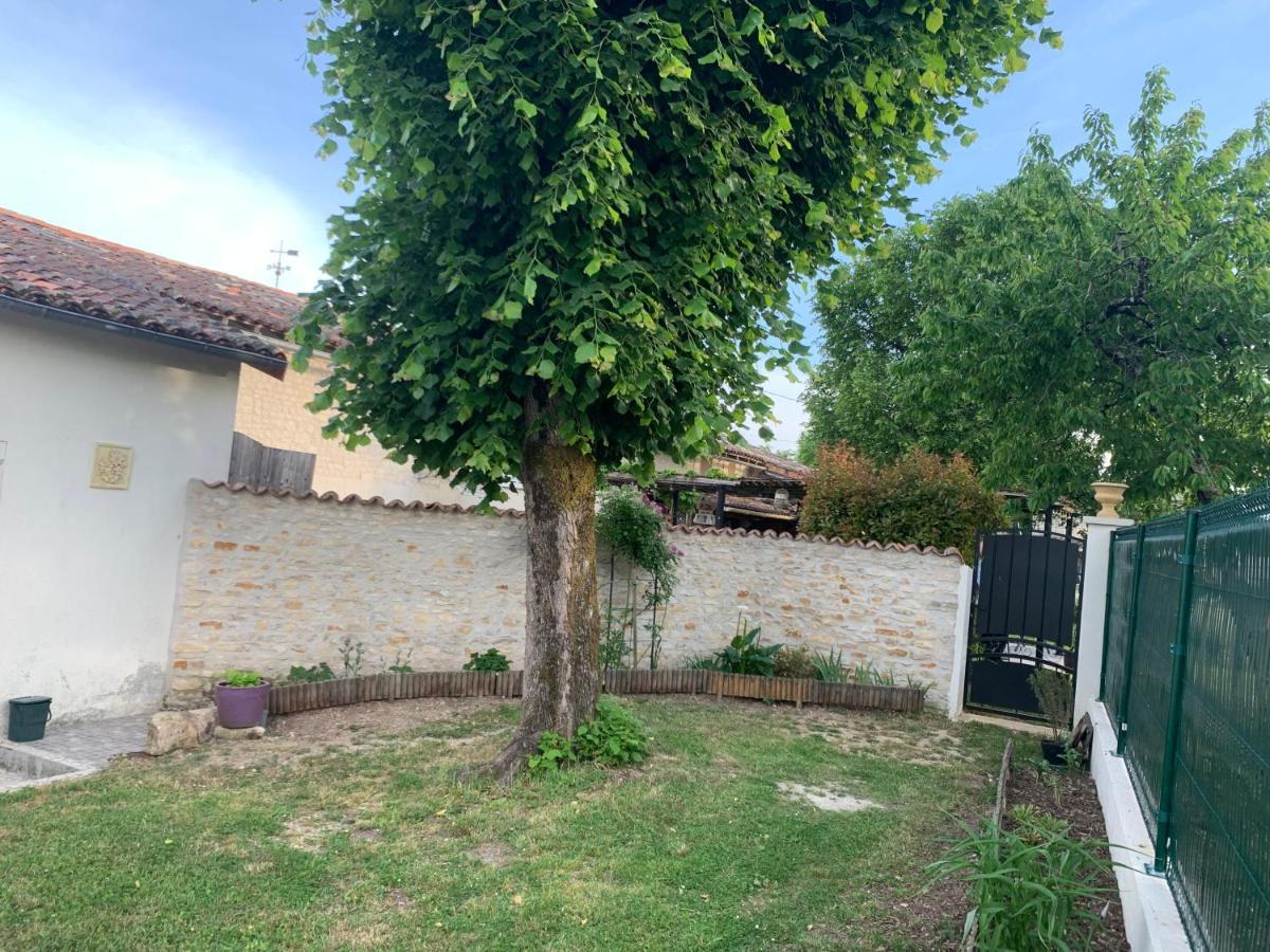 La Maison D'Eloi Montignac-Charente エクステリア 写真